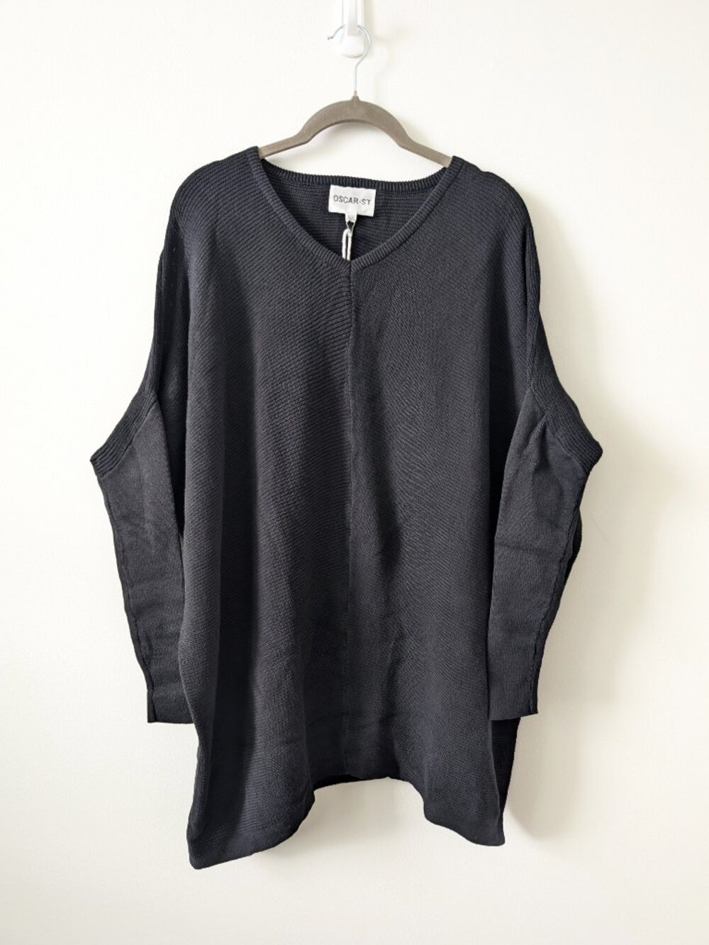 NWT Oscar-ST Oversized V-Neck Sweater | S/M